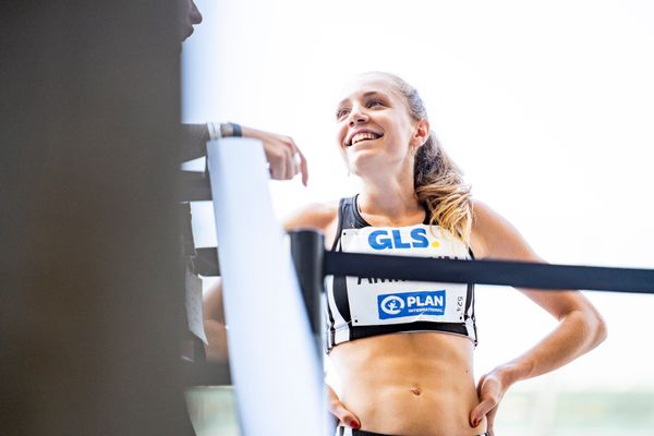 Alina Ammann (TuS Esingen) nach den 800m waehrend der deutschen Leichtathletik-Meisterschaften im Olympiastadion am 26.06.2022 in Berlin